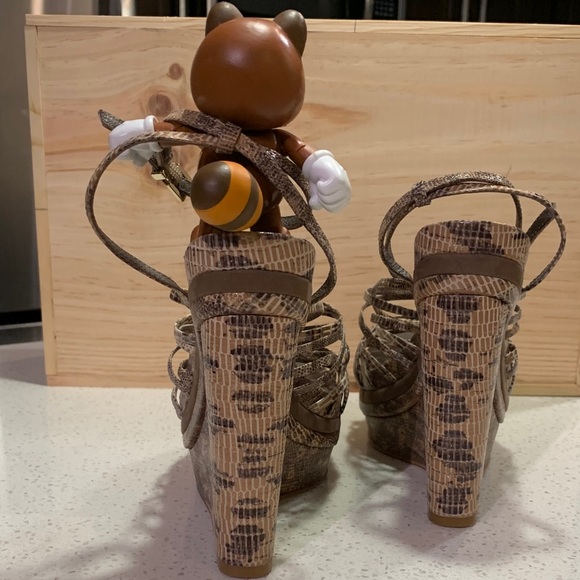 BCBG MAXAZRIA Leather Laurol Snakeskin Wedges - Picture 6 of 11